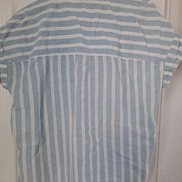 Sanctuary Shirt Womens size m blue & white striped Button Down short Sleeve - Picture 4 of 6